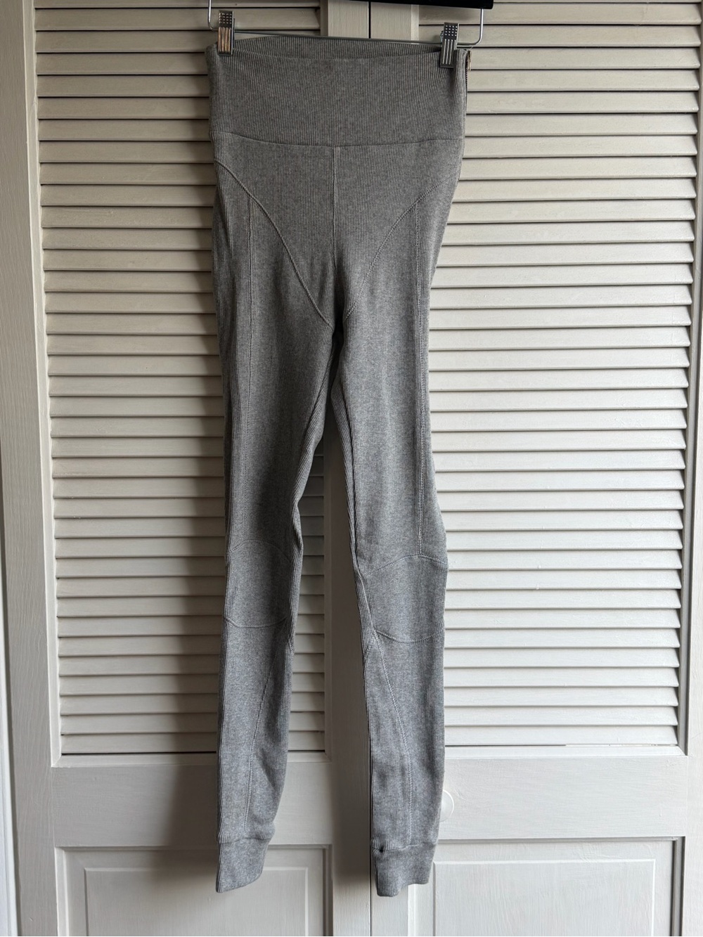 Fashion Nova grey extra high rise stretch leggings with seam detail